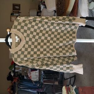 NWT Mello Checkered Olive and Tan Sweater L